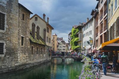 Touristic highlights of Annecy on a Half Day (4 Hours) Private To