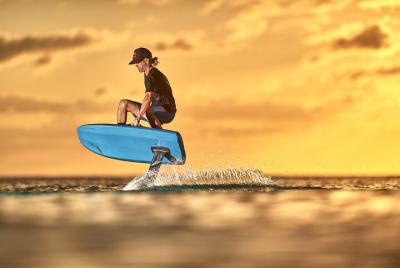 Surfing experience in an electric foil in Juan-les-pins Surfing experience in an electric foil in Juan-les-pins
