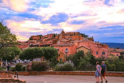 Half-Day Baux de Provence and Luberon Tour from Avignon Half-Day Baux de Provence and Luberon Tour from Avignon