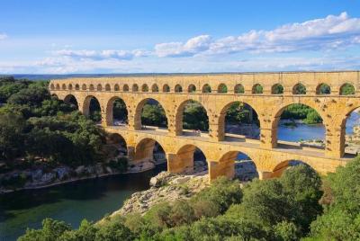 Discover the legendary Pont du Gard - Transfer from Avignon and t Discover the legendary Pont du Gard - Transfer from Avignon and t