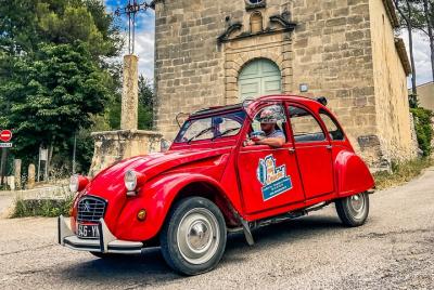 Exceptional excursion in 2cv in the Luberon