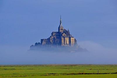Full Day Tour focus on Mont St Michel from Bayeux with a National guide Full Day Tour focus on Mont St Michel from Bayeux with a National guide