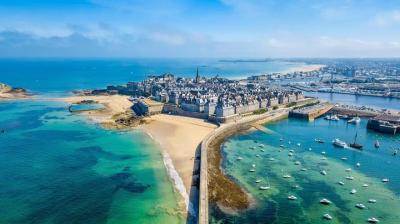 Private Transfer from Bayeux to Saint-Malo - Up to 7 People Private Transfer from Bayeux to Saint-Malo - Up to 7 People