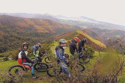 Enduro mountain bike trip with shuttle Enduro mountain bike trip with shuttle