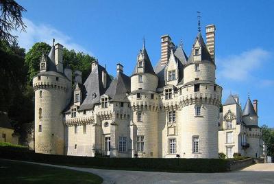 5 DAYS 4 NIGHTS - Wine, Dine & Castle Tours Loire Valley 5 DAYS 4 NIGHTS - Wine, Dine & Castle Tours Loire Valley