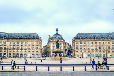 Historical Walk through Bordeaux with a Local Historical Walk through Bordeaux with a Local