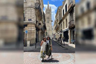 Bordeaux City Custom & Private Guided Walking Tour with a Local