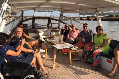 Cruise along the wine  Cruise along the wine