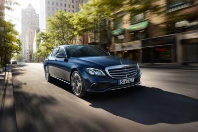 Bordeaux to Airport Private Transfer in Business Sedan Bordeaux to Airport Private Transfer in Business Sedan