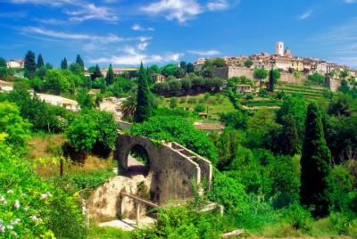 Private Day Trip : Provence Countryside by Minivan from Cannes  Private Day Trip : Provence Countryside by Minivan from Cannes