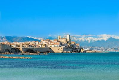 Cannes, Antibes & Paul de Vence Private Half-Day Tour Cannes, Antibes & Paul de Vence Private Half-Day Tour