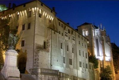 CHAMBERY | Private Walking Tour of Chambéry Historical Center CHAMBERY | Private Walking Tour of Chambéry Historical Center