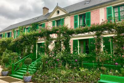 Monet Monet's Gardens & House with Art Historian: Private Giverny Tour from Paris