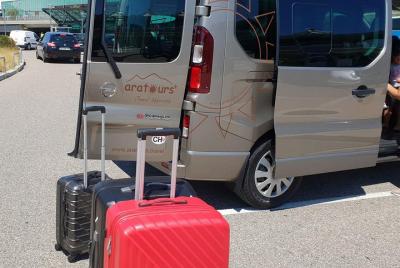 Private transfer from Alpe d'Huez in France to Geneva Airport