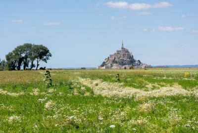 Mont-Saint-Michel’s Heritage with treats from Le Havre/Rouen Mont-Saint-Michel’s Heritage with treats from Le Havre/Rouen