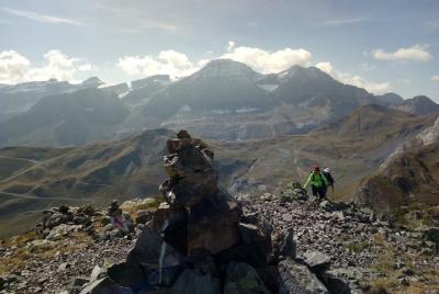 Guided mountain hike on the Lary de Gavarnie