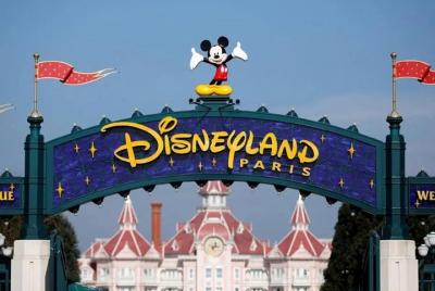 Private transfer in a luxury Mercedes from DISNEYLAND Paris to => PARIS with Cab-Bel-Air Private transfer in a luxury Mercedes from DISNEYLAND Paris to => PARIS with Cab-Bel-Air