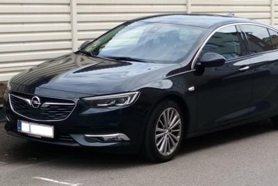 Lyon - Saint Exupéry airport transfer (possible 100% female) Lyon - Saint Exupéry airport transfer (possible 100% female)