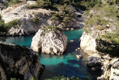 Visit Calanques. Day hike with commentary Calanques de Marseille Visit Calanques. Day hike with commentary Calanques de Marseille