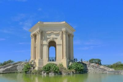 CityTour and Photo Portraits Souvenirs in Montpellier CityTour and Photo Portraits Souvenirs in Montpellier