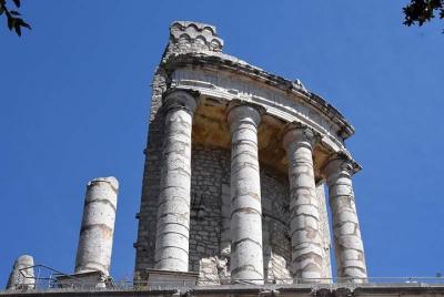 Nice: Italian Market, Eze, and Turbie Tour.