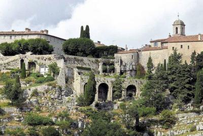 Small Group Full-Day Trip to Medieval French Riviera Villages from Nice Small Group Full-Day Trip to Medieval French Riviera Villages from Nice