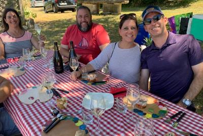 Private 5hr Picnic Lunch & Grand Cru Vineyard Visit from Reims or Epernay