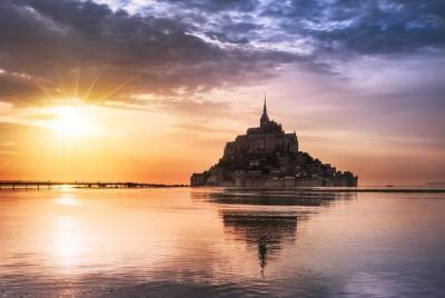 Private Day Trip to Mont Saint-Michel from Saint-Malo with local driver-guide Private Day Trip to Mont Saint-Michel from Saint-Malo with local driver-guide