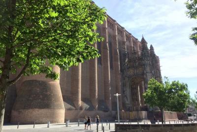 Albi walking tour & wine tasting in the Gaillac area. Shared tour