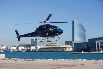 Barcelona 360 Full Experience: Walking Tour, Sailing and Helicopter