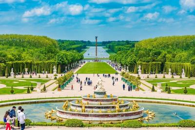 Skip-the-Line Versailles and Gardens Ticket with Self-Guided Audi