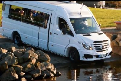 Private tour of Paris by amphibious bus from Versailles Castel.