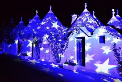 Guided tour of cones, cribs and markets of Alberobello and Coregg Guided tour of cones, cribs and markets of Alberobello and Coregg