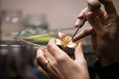 Jewerly workshop with a local artisan
