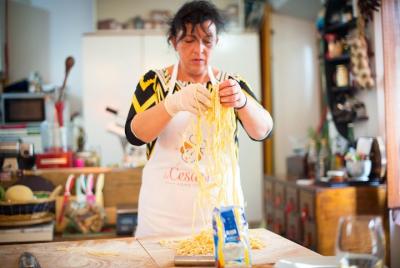 Private pasta-making class at a Cesarina's home with tasting in Ascoli Piceno