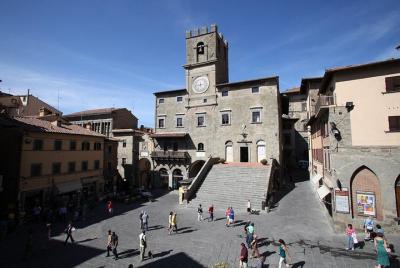 Private Transfer: Ciampino Airport (CIA) to Cortona or vice versa Private Transfer: Ciampino Airport (CIA) to Cortona or vice versa