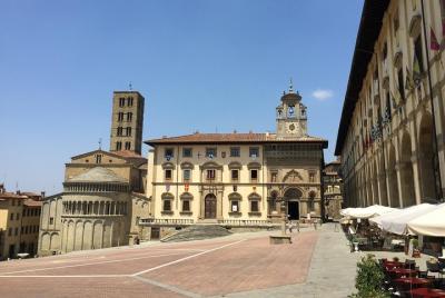 Private Transfer: Ciampino Airport (CIA) to Arezzo or vice versa Private Transfer: Ciampino Airport (CIA) to Arezzo or vice versa