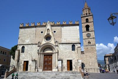 Private Transfer: Ciampino Airport (CIA) to Teramo or vice versa Private Transfer: Ciampino Airport (CIA) to Teramo or vice versa