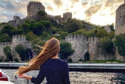 Bosphorus Sunset Cruise on Luxury Yacht Bosphorus Sunset Cruise on Luxury Yacht