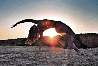 Yoga in the magic circle of the Larches