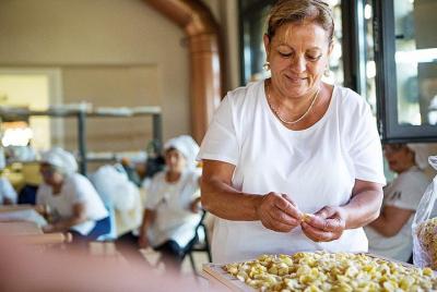 Prepare and taste the orecchiette + Tour of Bari Vecchia