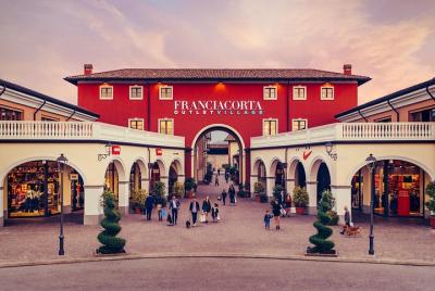 Franciacorta Outlet Village Shopping Day Trip from Bergamo Franciacorta Outlet Village Shopping Day Trip from Bergamo