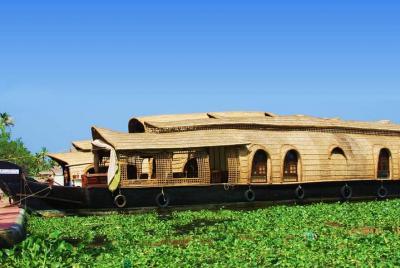 Kochi Private Tour : Backwater Cruise in Aleppey  Kochi Private Tour : Backwater Cruise in Aleppey