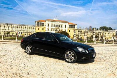 Bergamo Airport (BGY) - Bergamo / Private Transfer (up to 3 pax) Bergamo Airport (BGY) - Bergamo / Private Transfer (up to 3 pax)
