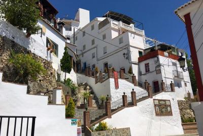Sun and Wine Route - Small group, wine tasting and lunch included Sun and Wine Route - Small group, wine tasting and lunch included
