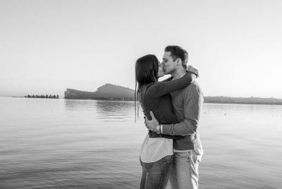 Private Photo Session with a Local Photographer in Desenzano del Garda Private Photo Session with a Local Photographer in Desenzano del Garda