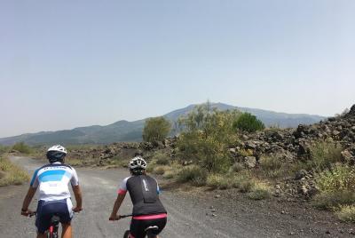 ETNA TOUR (overnight, breakfast, rental, bike tour and packed lunch.) ETNA TOUR (overnight, breakfast, rental, bike tour and packed lunch.)