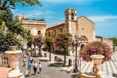 Private Tour of Taormina and Castelmola with Optional Food and Wi Private Tour of Taormina and Castelmola with Optional Food and Wi