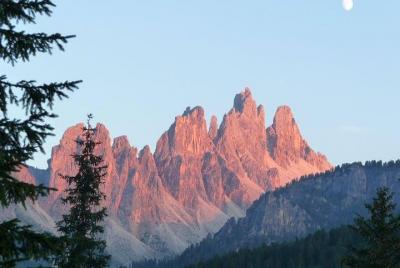Daily tours in the Dolomites with departure and arrival in Cortin