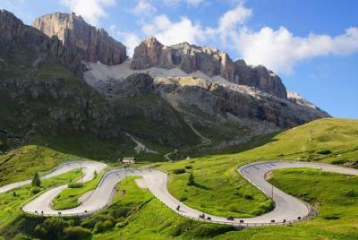 BIKE TOUR ON THE DOLOMITES - SELLA RONDA: Passo Pordoi-Sella-Gard